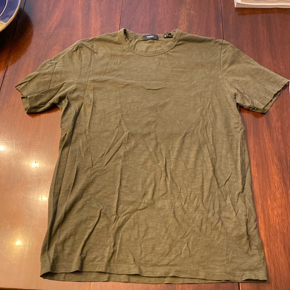 Men’s Theory Green T-Shirt, worn twice, super soft
